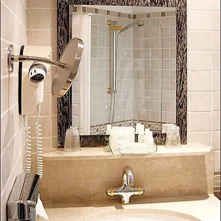 Pavillon Opera Bourse パリ