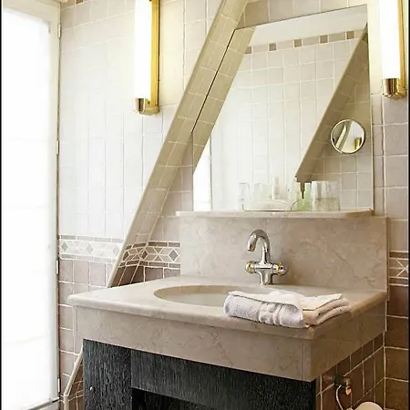 ホテル Pavillon Opera Bourse 3*